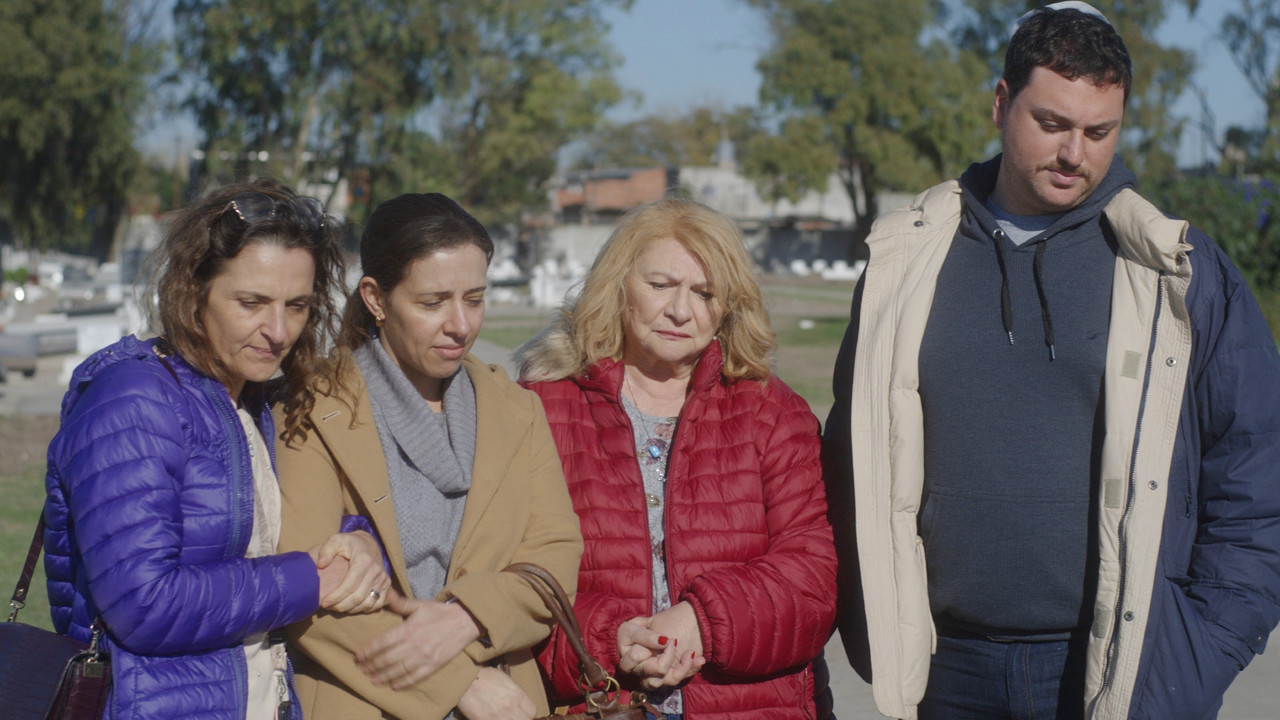 Most People Die on Sundays Movie Screenshot 2