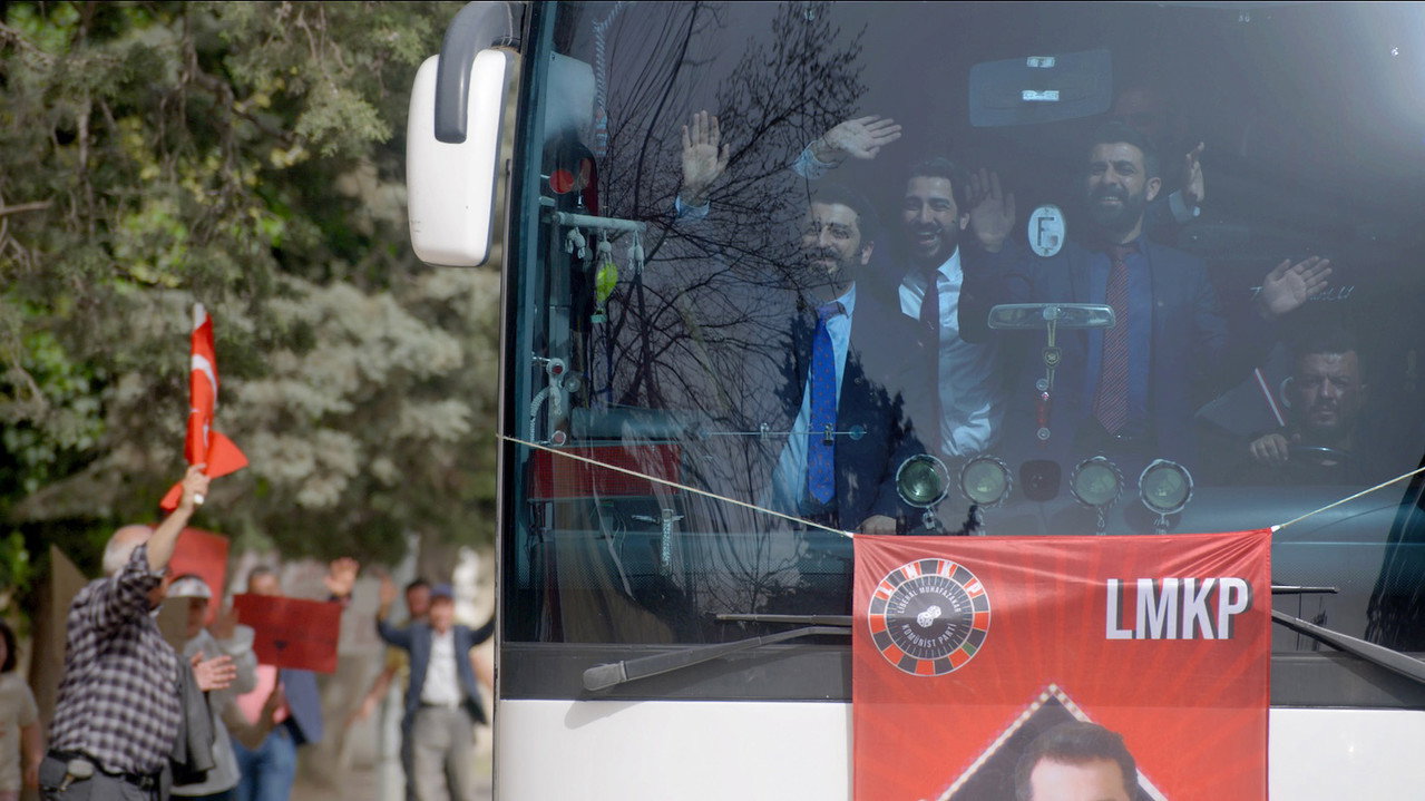 İllegal Hayatlar: Meclis Movie Screenshot 5