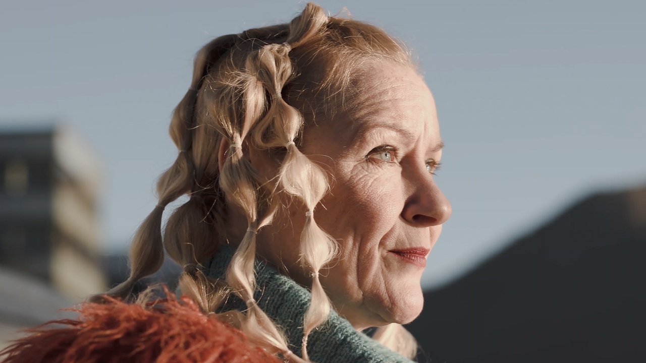 The Floating Neighborhood Movie Screenshot 1