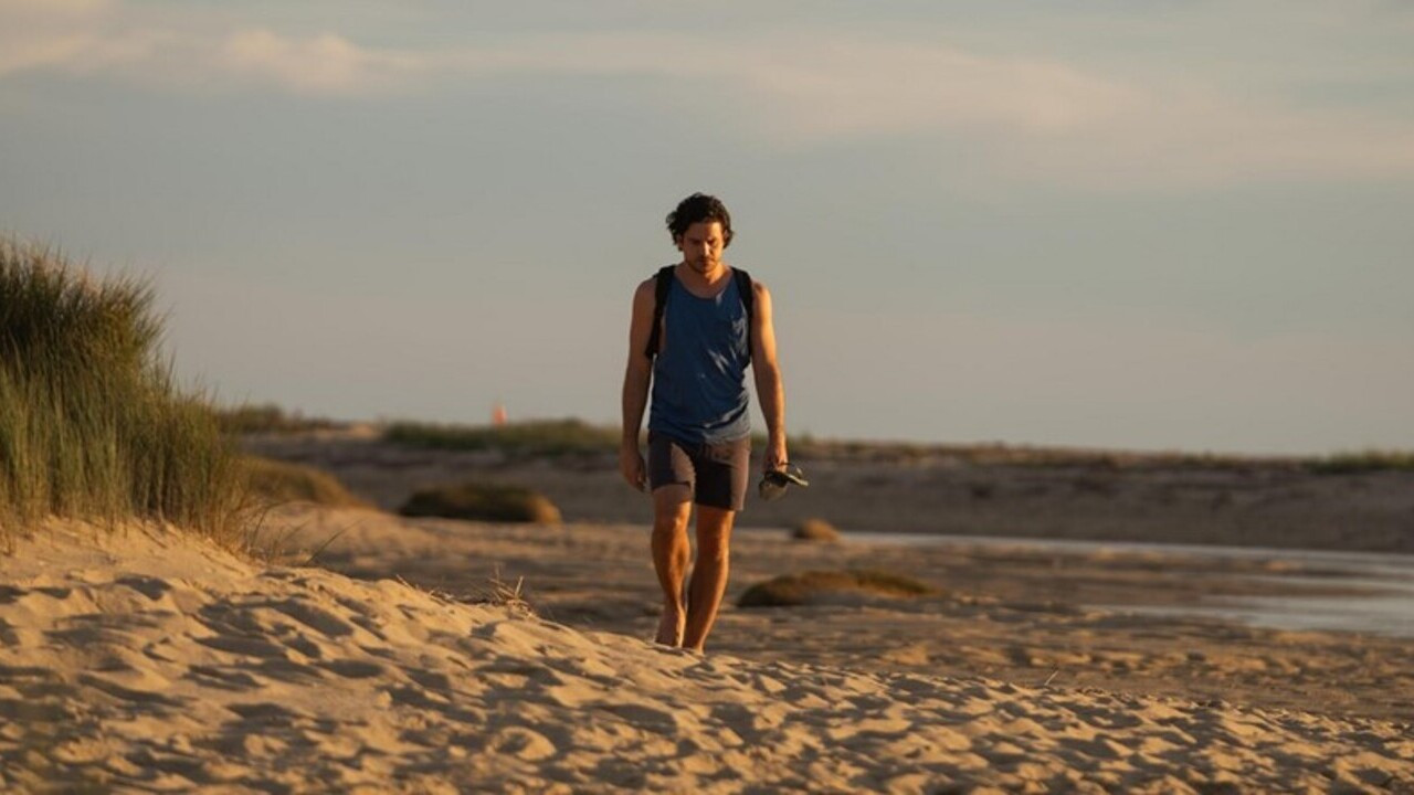 High Tide Movie Screenshot 2