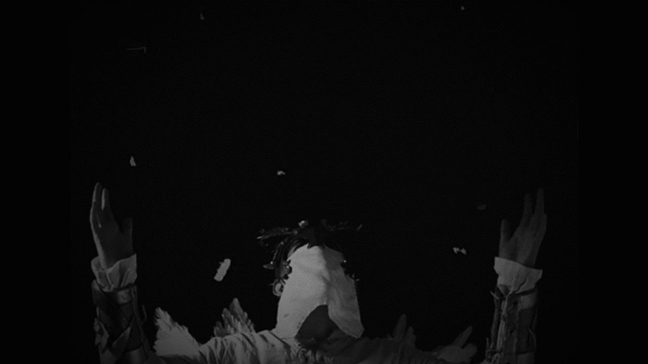 Crimes of a Cavalier Movie Screenshot 5