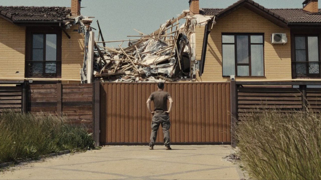 Porcelain War Movie Screenshot 1